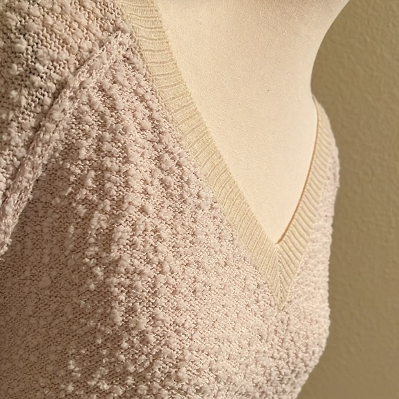 Cream light weight sweater - Picture 3 of 10